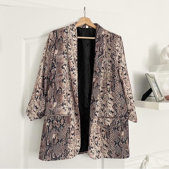 SHEIN | Snakeskin print open blazer - Picture 4 of 11
